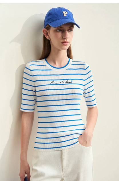 Damen gestreiftes Hemd mit Rundhals und schöner Stickerei für den Sommer