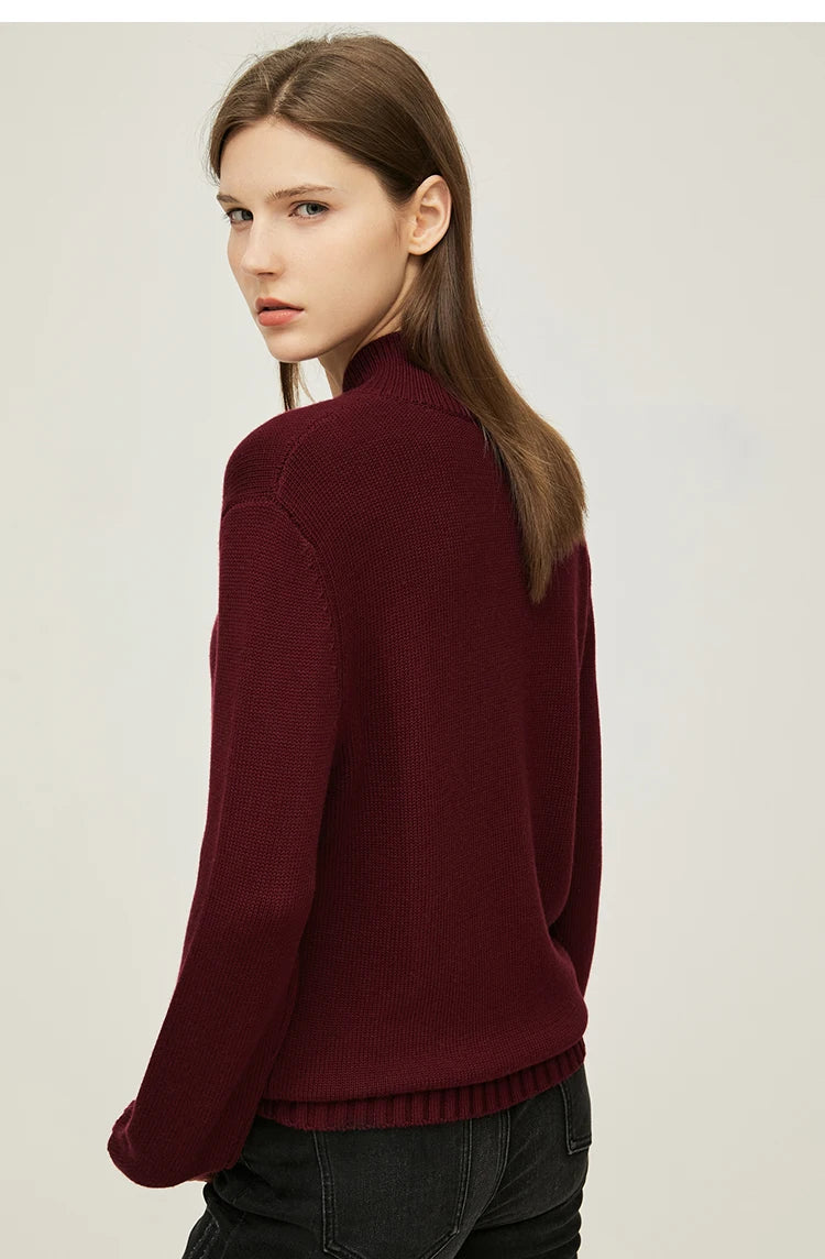 Damen-Pullover mit Stehkragen, weinrot, locker gestrickt; gerippte Bündchen und Saum