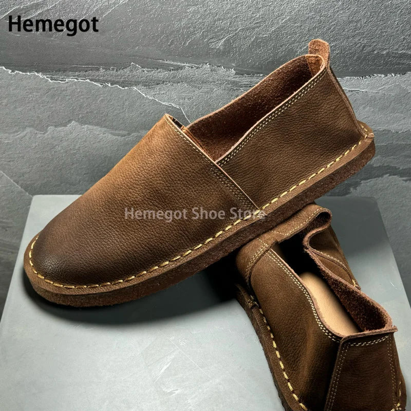 Brauner Herren-Slip-On-Loafer mit rundem Zeh, sichtbarer Ziernähte und dicker Sohle