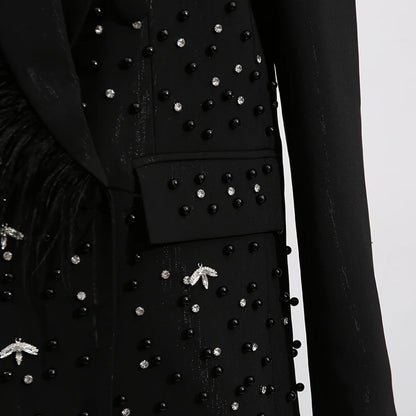 Elegantes Damen-Maxikleid mit hohem Kragen und Laternenärmeln – figurbetontes Design mit Perlendetails für besondere Anlässe.