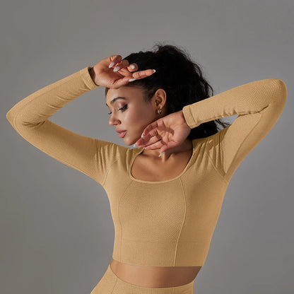 Yoga-Langarmshirt für Damen in Beige, tailliert, U-Ausschnitt, lange Ärmel