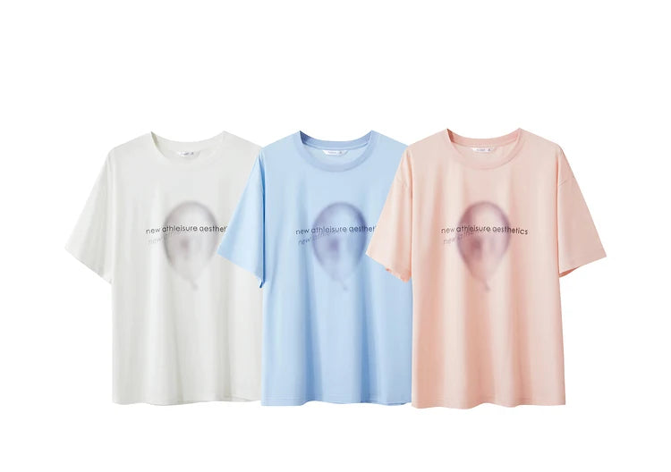 Damen T-Shirt im minimalistischen Stil mit gedrucktem Design und lässigen Ärmeln