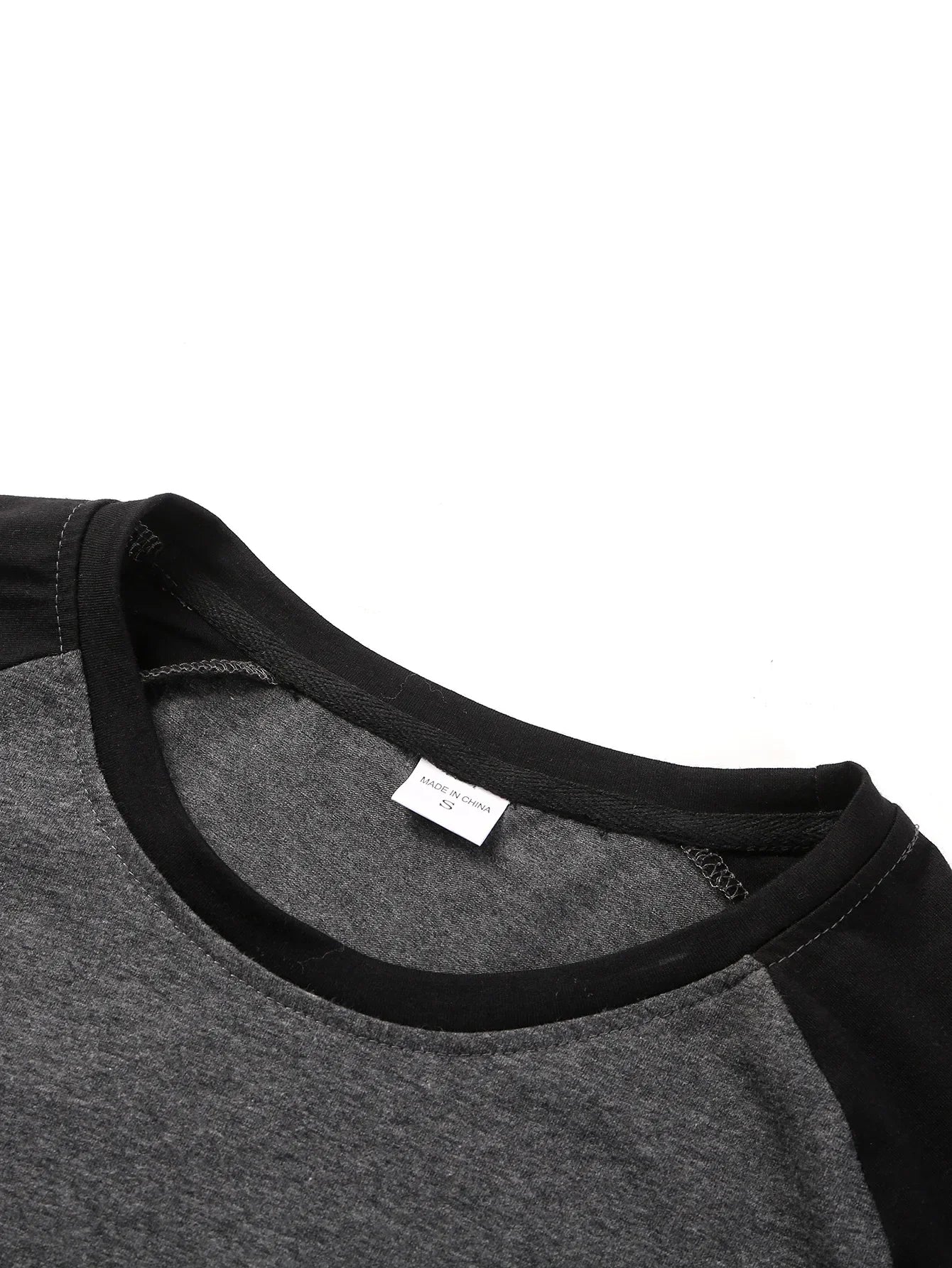 Atmungsaktives Herren-Sportshirt mit V-Ausschnitt und kurzen Ärmeln – ideal für Fitness und Freizeit