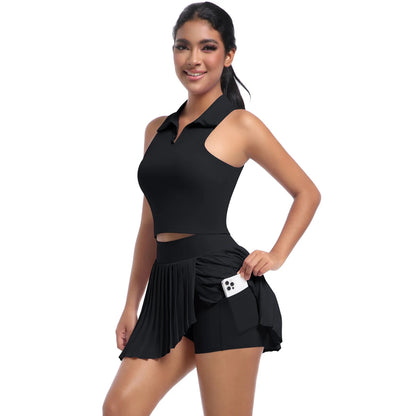 Schwarzer Yogaanzug mit Polokragen-Top und Faltenrock-Shorts