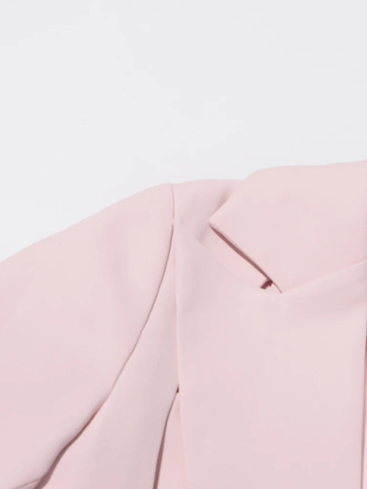 Ärmelloses Damen-Spitzenkleid mit Rundhalsausschnitt und Patchwork-Design – figurbetont und mit Hohldetails.