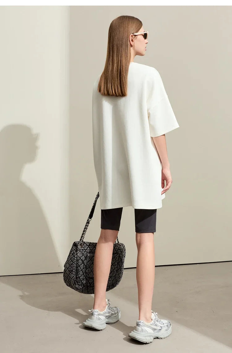 Damen Rundhals-T-Shirt im minimalistischen Stil mit lässiger Stickerei und kurzen Ärmeln