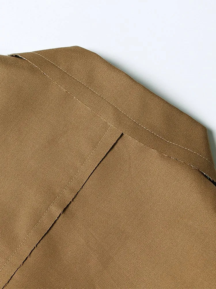 Patchwork-Blazer für Damen mit Knopfleiste, Notch-Kragen und langen Ärmeln – Designer-Mantel mit Hohldesign und Taschen.