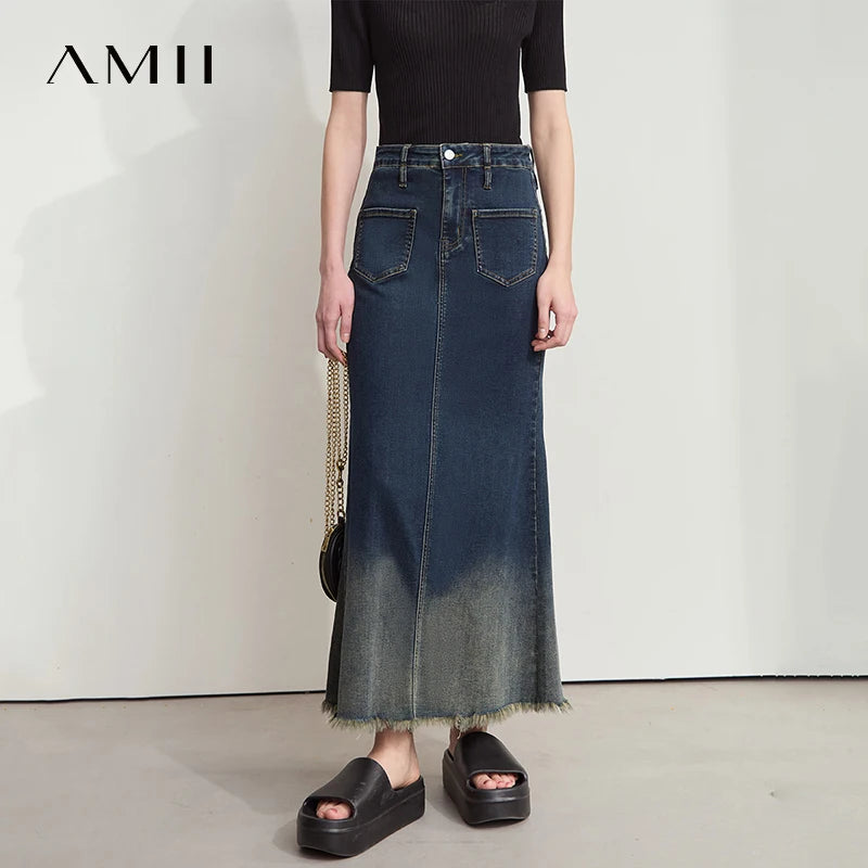 Jeansrock mit Farbverlauf und ausgefranstem Saum, Knopfleiste und vorderen Taschen