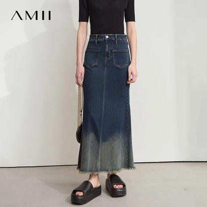 Jeansrock mit Farbverlauf und ausgefranstem Saum, Knopfleiste und vorderen Taschen