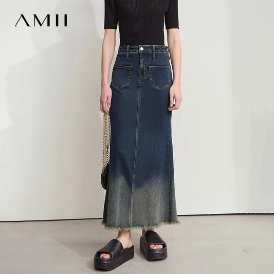 Jeansrock mit Farbverlauf und ausgefranstem Saum, Knopfleiste und vorderen Taschen
