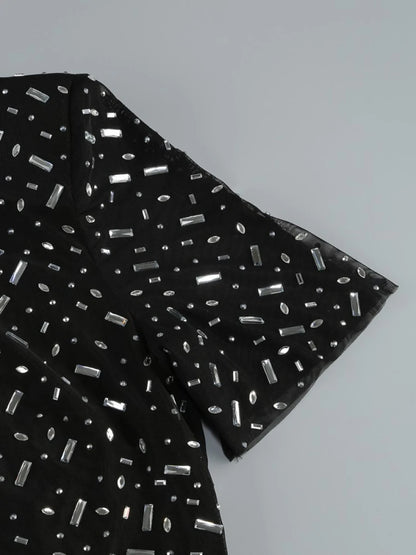 Luxuriöse Damenjacke mit Perlenbesatz, Reverskragen und langen Ärmeln – Patchwork-Design und einreihiger Verschluss