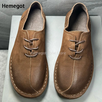 Herren-Lederschuhe in Braun, Schnürung mit Ziernähten und gerundeter Zehenkappe