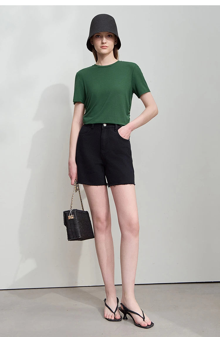 Damen Sommer-T-Shirt im minimalistischen Stil mit schmalem O-Ausschnitt und kurzen Ärmeln