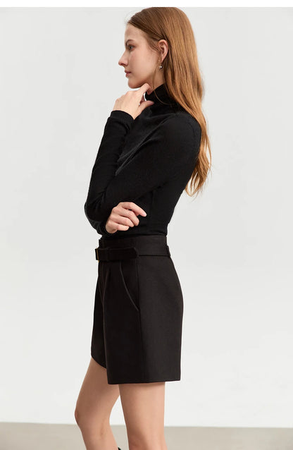 Damen Shorts im minimalistischen Stil mit Gürtel und solider Vintage-Optik