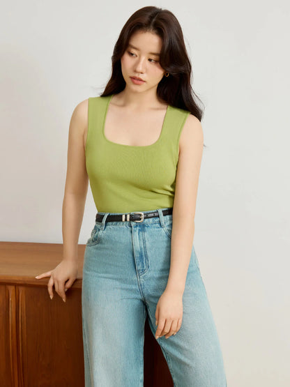 Frühlingshaftes Damen-Shirt in Übergröße mit Puppenkragen und Anti-Falten-Effekt – vielseitig kombinierbar und lässig.