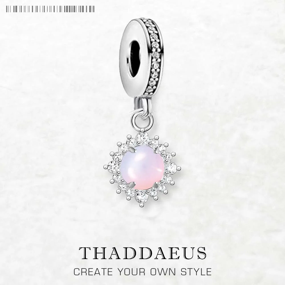 Rosa Opal-Charm aus 925er Sterlingsilber mit funkelndem Kranz und Schlaufe zum Anhängen