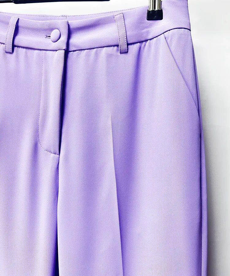 Elegantes Damenkleid mit Rundhalsausschnitt, langen Ärmeln und Spitzenbesatz – lockerer Schnitt mit Patchwork-Details und Falten-Design.