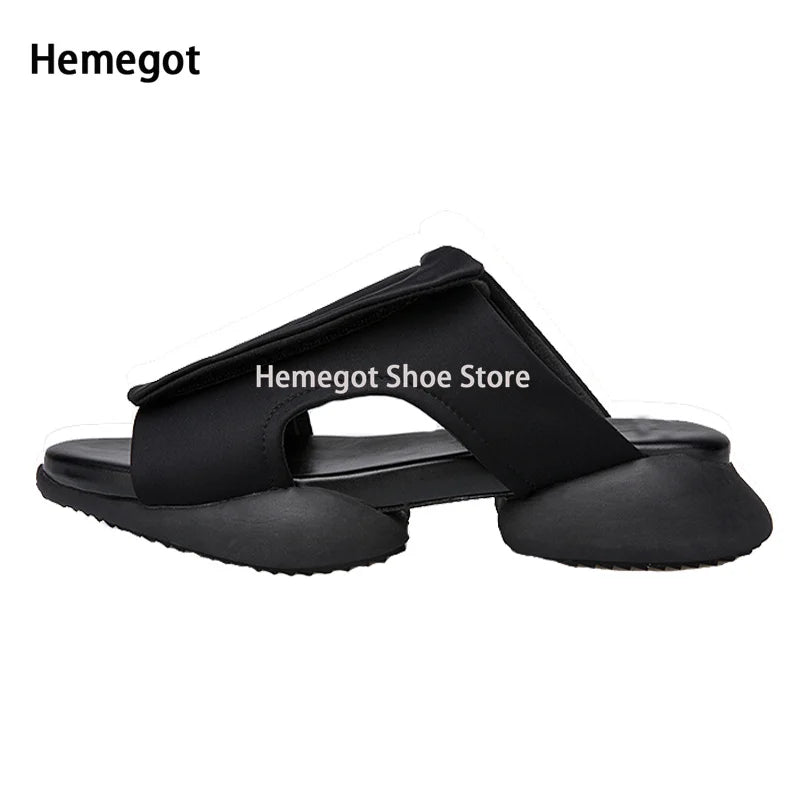 Schwarze Flip-Flop-Sandalen mit breitem X-Riemen und dicker Sohle, flachem Absatz