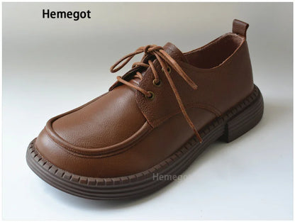 Braune Herren-Leder-Schnürschuhe mit Rundkappe, seitliche Ansicht, Profilsohle