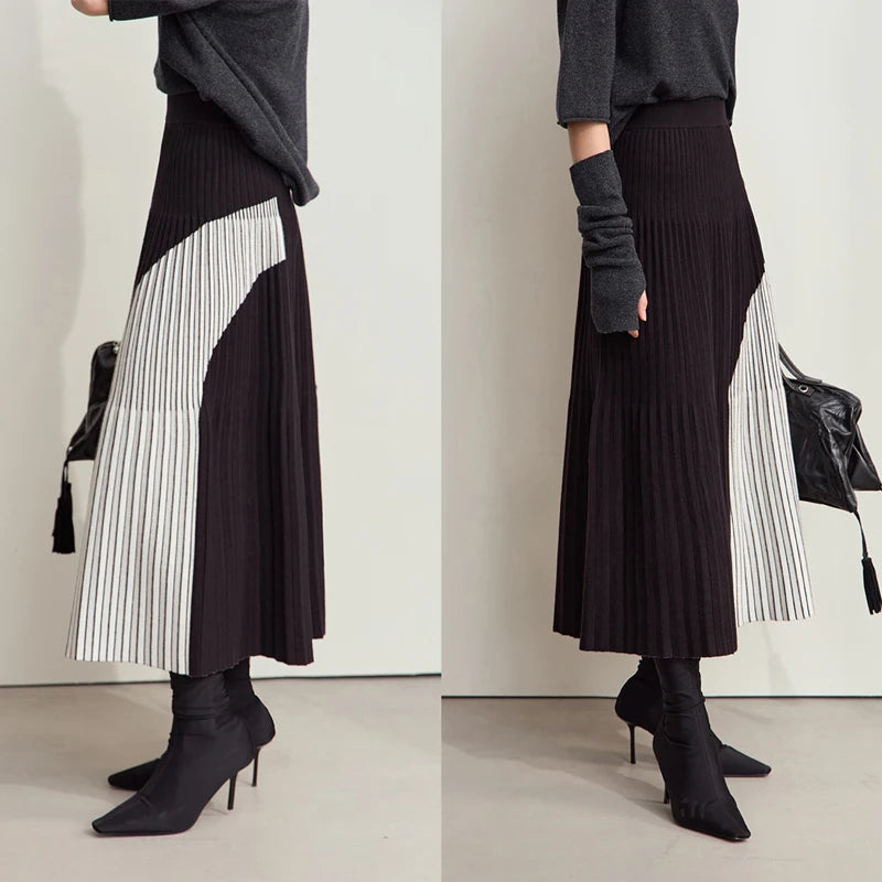 Damen Strickrock mit elastischem Bund, plissiert, schwarz mit hellem Diagonalstreifen
