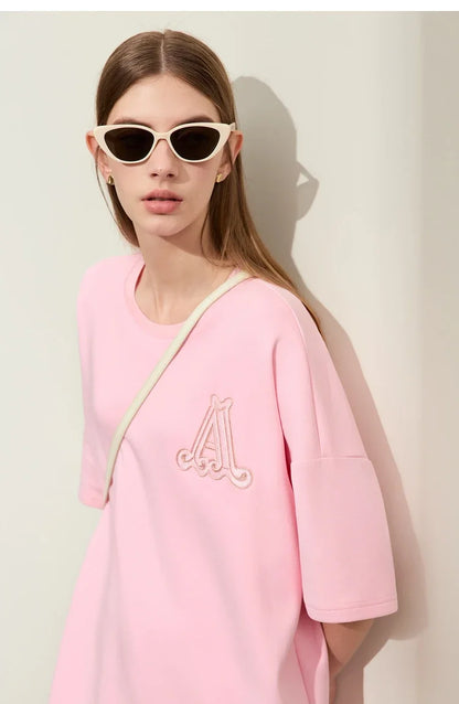 Damen Rundhals-T-Shirt im minimalistischen Stil mit lässiger Stickerei und kurzen Ärmeln