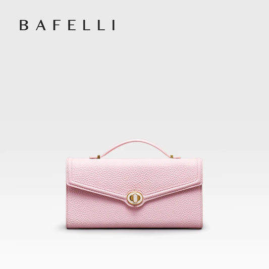 Damen-Lederhandtasche im Baguette-Stil, rosé mit goldfarbener Klappschließe und Bügel