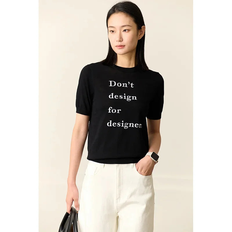 Damen Top im Minimalismus-Stil mit O-Ausschnitt und kontrastierenden Farben