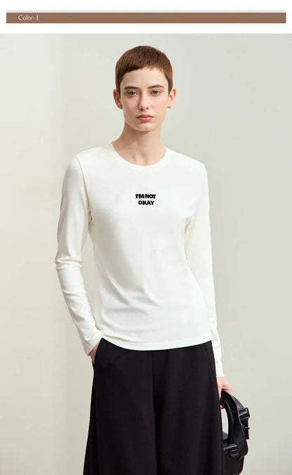 Damen T-Shirt mit minimalistischem Design und gesticktem Brief für den Herbst