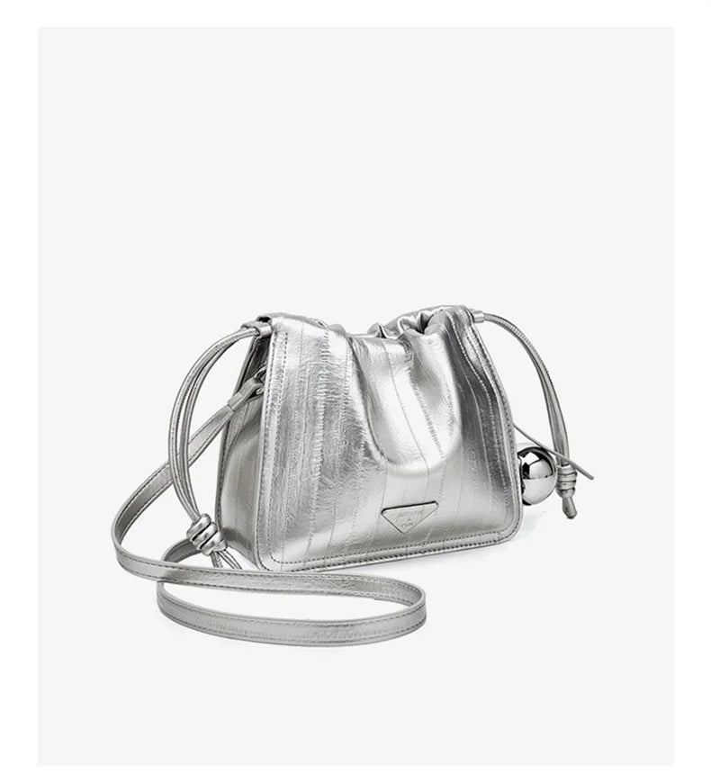 Damen Schultertasche aus Kunstleder und Spaltleder mit Kordelzug