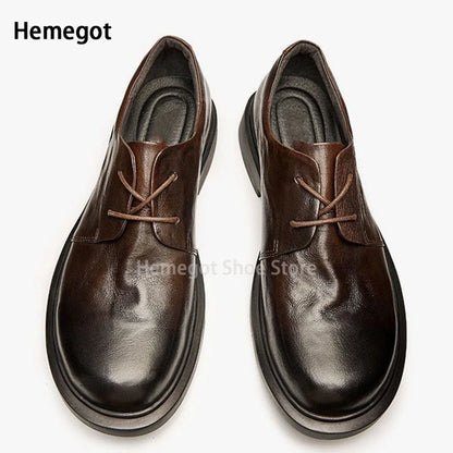 Herren-Board-Sneaker, braunes Leder, Schnürung, Profilsohle, Vorderansicht Paar