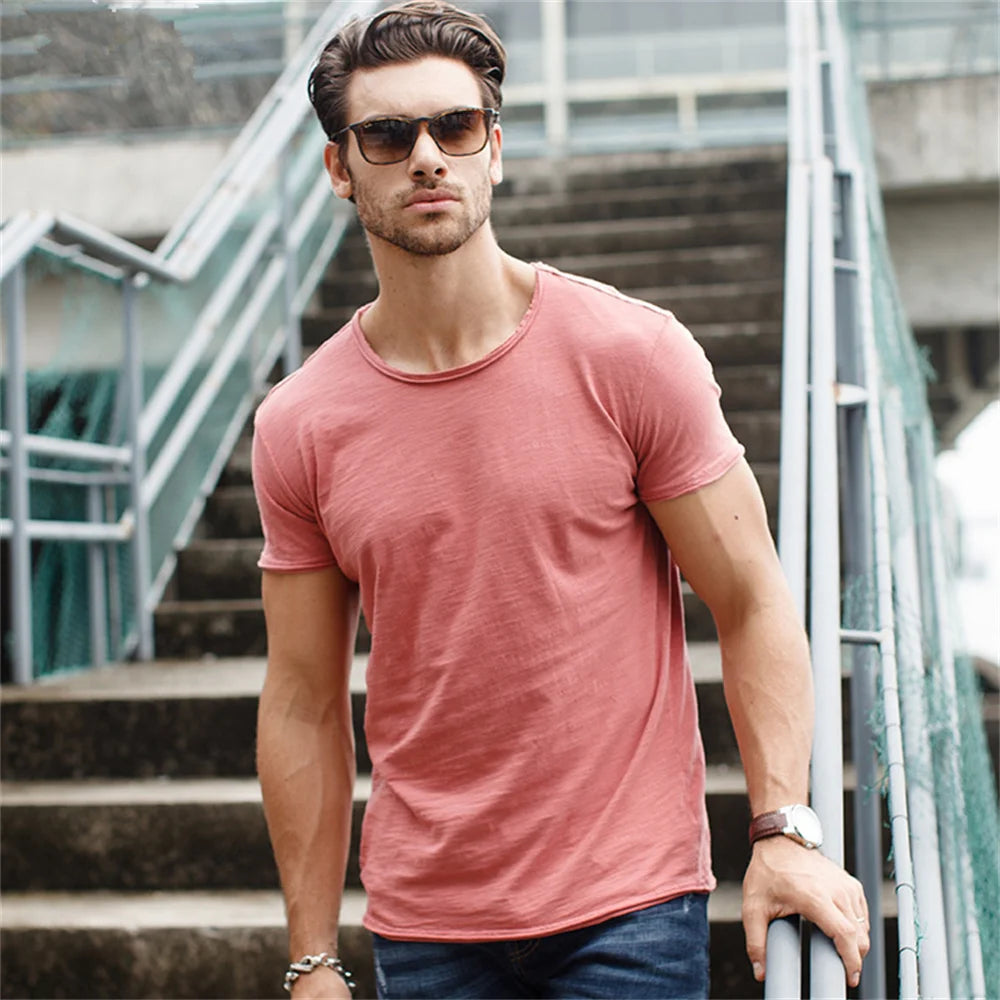 Herren-T-Shirt aus Baumwolle in Rosé, Rundhalsausschnitt, kurzärmelig