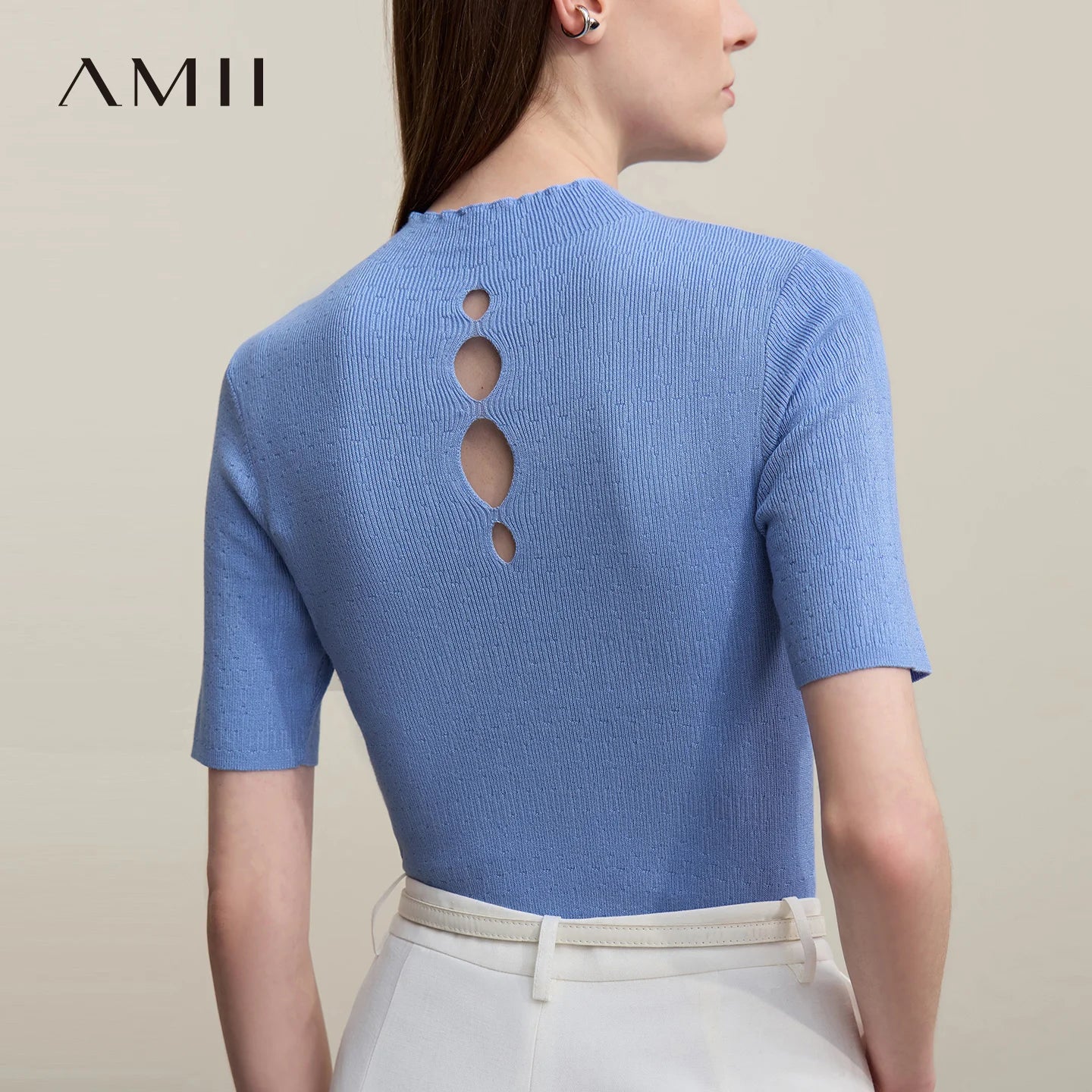 Damen-Strickpullover mit kurzem Stehkragen, halber Rückenaussparung und Kurzarm, blau