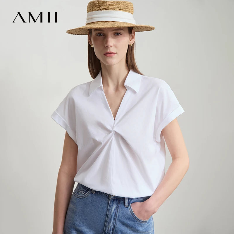 Damen Bluse im minimalistischen französischen Stil mit umlegekragen und gedrehten Falten