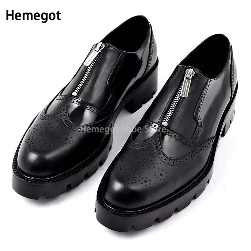 Schwarze Herren-Lederschuhe mit Brogue-Perforationen, spitzer Kappe und Reißverschluss