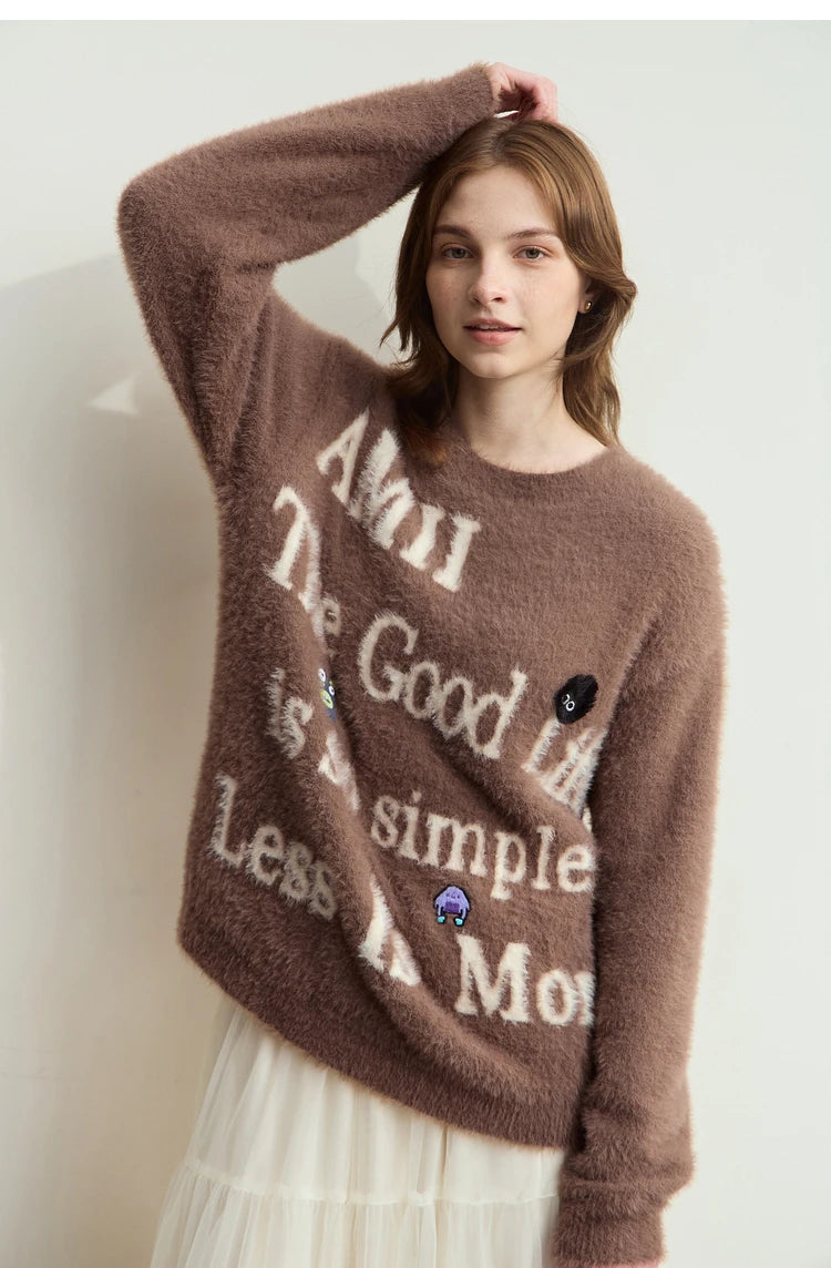 Damenpullover in Camelbraun mit AMII-Schriftzug und Monster-Label, langarm