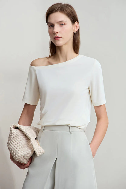 Damen T-Shirt im minimalistischen Stil mit klassischer Slim Fit Passform