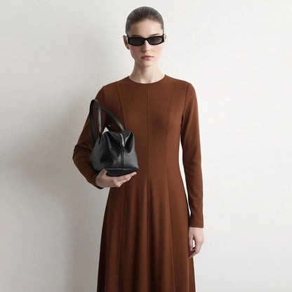 Elegantes Tailliertes Kleid Mit Stretch Für Bürodamen