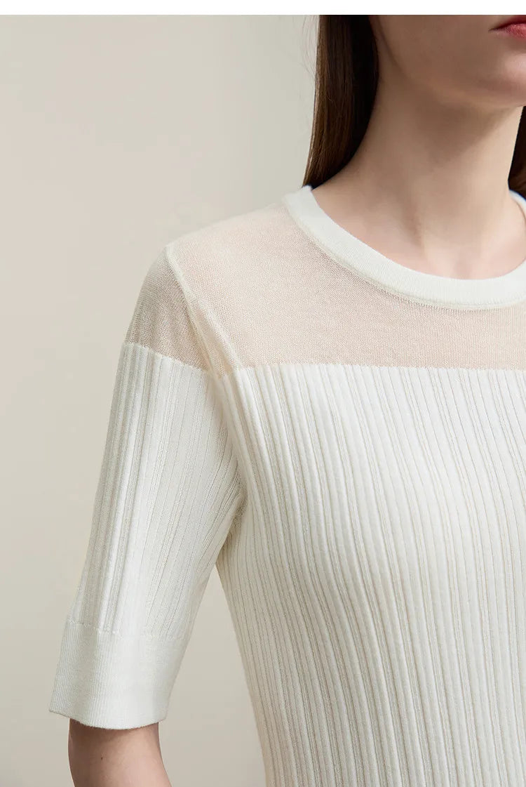 Damen-Stricktop, cremefarben/weiß, Nahansicht Ärmel und Schulter, halbarm mit Mesh-Optik