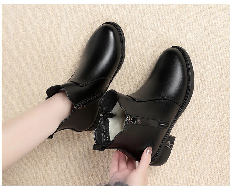 AIYUQI Damen-Ankle-Boots schwarz, Handgriff am Schaft, Riemen-Detail, Profilsohle