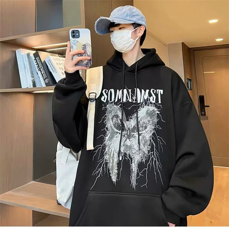 Herren Sweatshirt mit Gothic Schmetterling Grafik und Kapuze im Y2K Stil