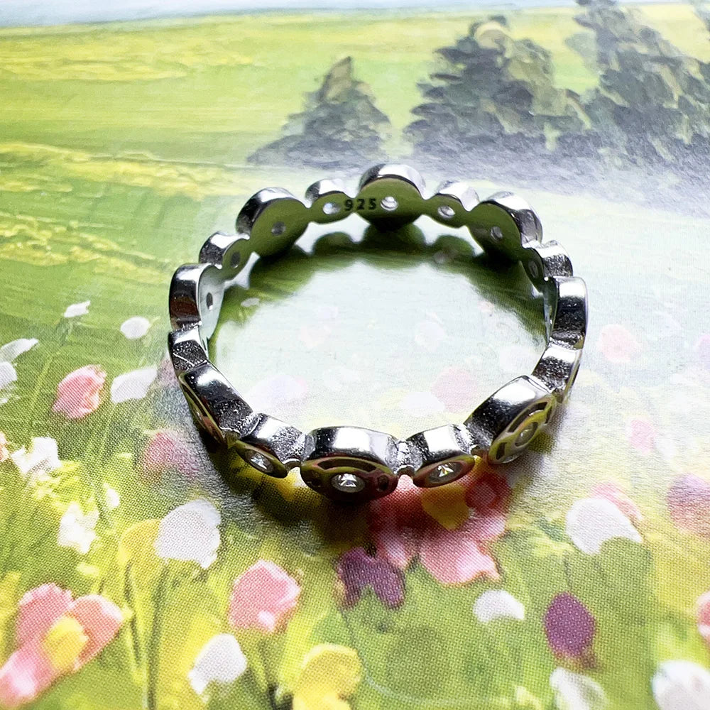 Damen-Ring weiße Steine rund elegant aus Sterlingsilber