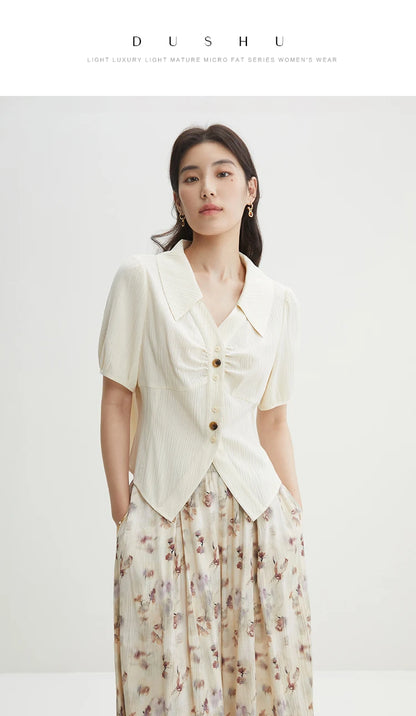 Figurbetontes Damen-T-Shirt in Übergröße mit kurzen Ärmeln – vielseitig und minimalistisch für den Sommer in drei Farben.