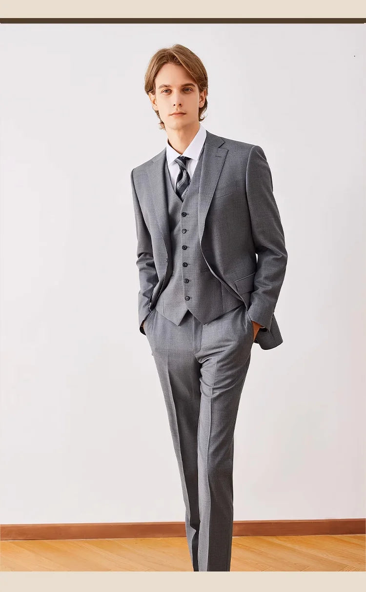 Herrenanzug-Set aus Wolle in Tiefblau – Einreihiger Blazer mit Weste und Hose für formelle Anlässe und Alltag im Slim-Fit-Stil