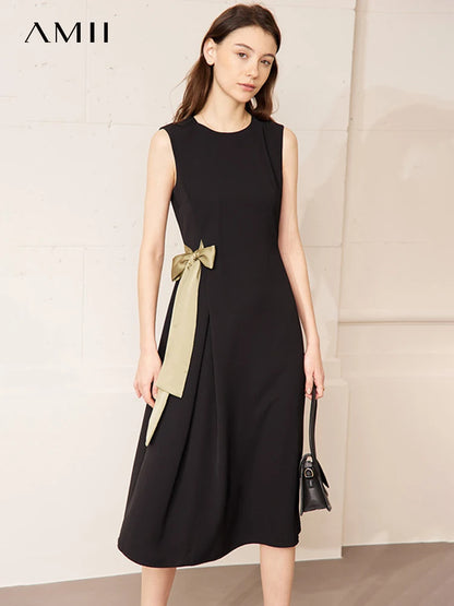 Elegantes Ärmelloses Damenkleid Mit Taillenschnürung Und Kontrastdetail Für Büro