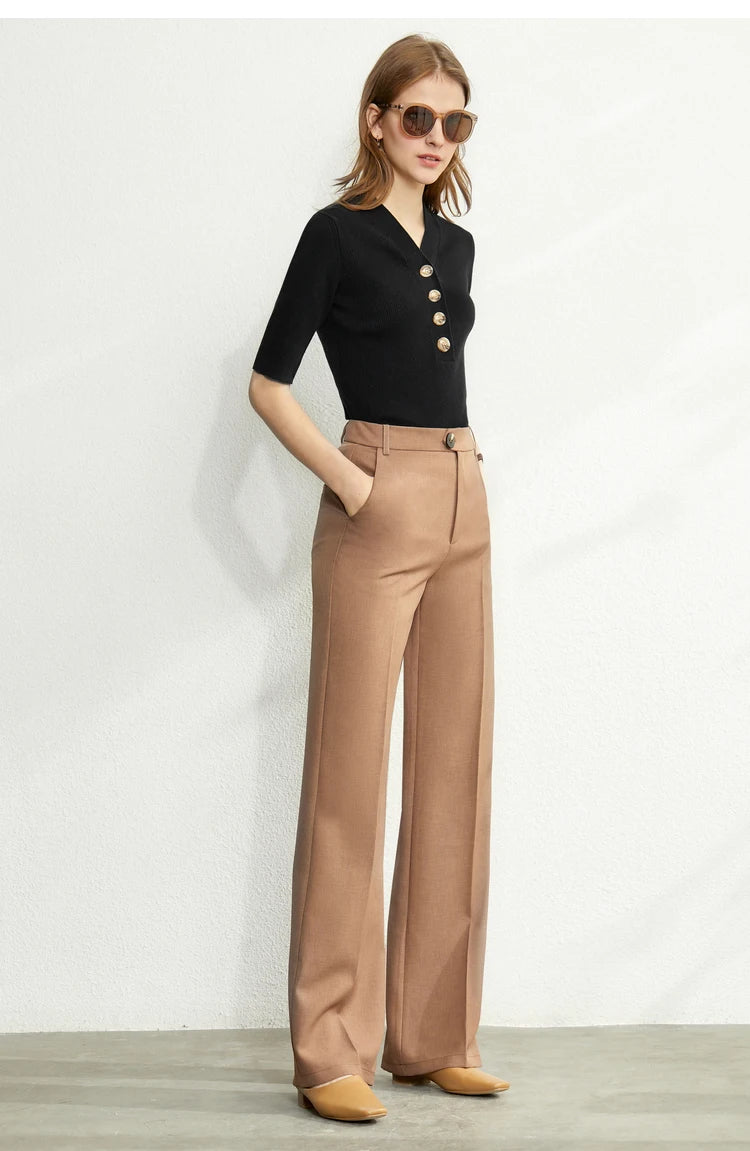 Damen T-Shirt im minimalistischen Stil mit V-Ausschnitt und halben Ärmeln