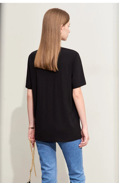 Damen T-Shirt mit minimalistischer Stickerei im lässigen Stil für den Sommer