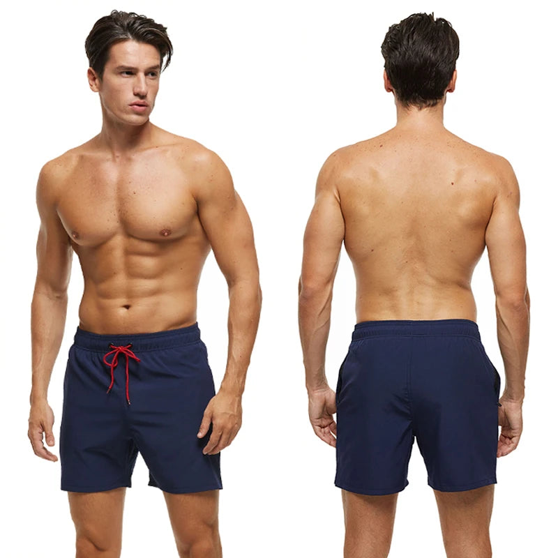 Kurze Herren-Badehose mit atmungsaktivem, verstellbarem Bund – ideal für den Strand