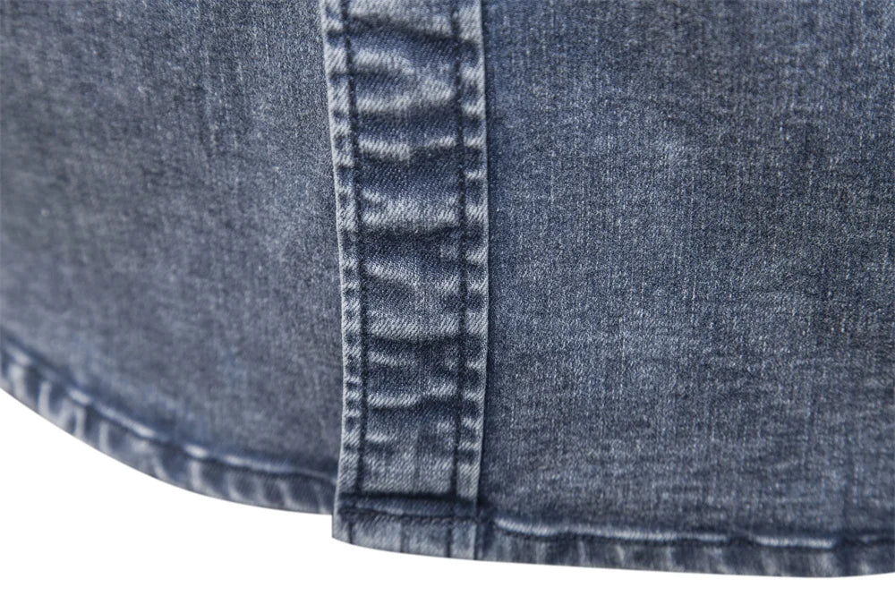 Herren Denim Hemd aus Baumwolle mit doppelten Taschen im lässigen Stil