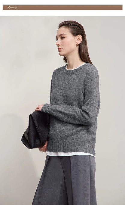 Wollpullover in Grau, Rundhals, lange Ärmel, gerippter Saum und Ärmelbündchen
