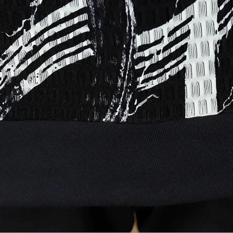Herren T-Shirt mit luxuriösem Print im lässigen Slim Fit Design